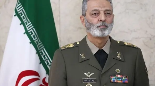 عکس جوانی  سرلشکر موسوی + بیوگرافی و از خانواده پدری  تا شهادت در حمله موشکی بیت رهبری 