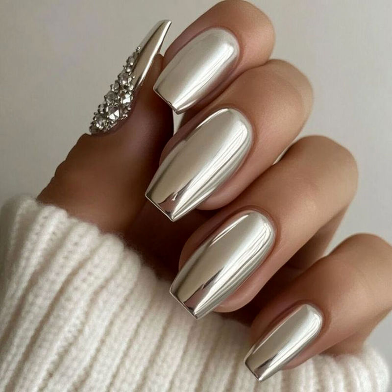 طراحی ناخن کروم آینه ای زیبا