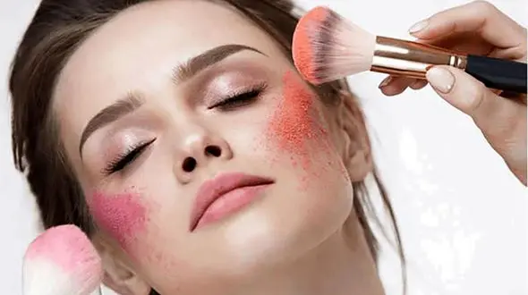 لکه های قهوه ای پوست خود را با این روش های ساده درمان کنید