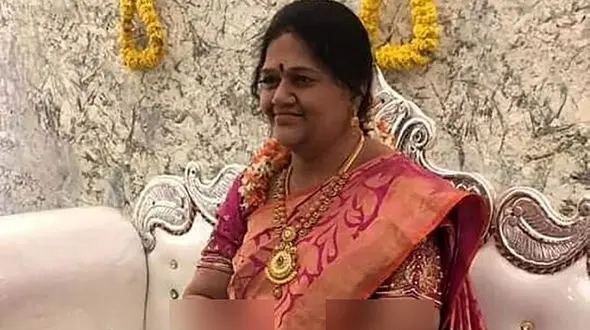 مردی به عشق همسر مرده اش دست به اقدامی جالب زد + عکس