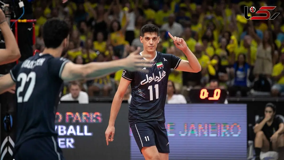 فیلم / حضور  جگرسوز ملی پوشان والیبال در  خانه ابدی‌ صابر کاظمی / دلداری ستاره ها به پدر و مادر داغدار/ روحش شاد 