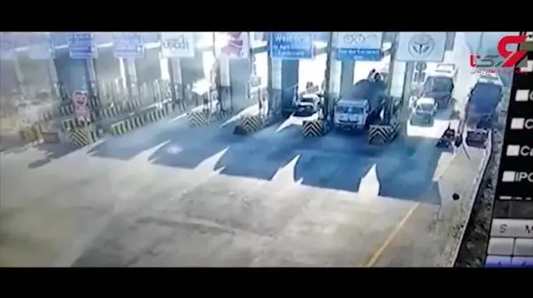 اقدام خونین راننده اتوبوس برای فرار از  عوارض بزرگراه + فیلم 