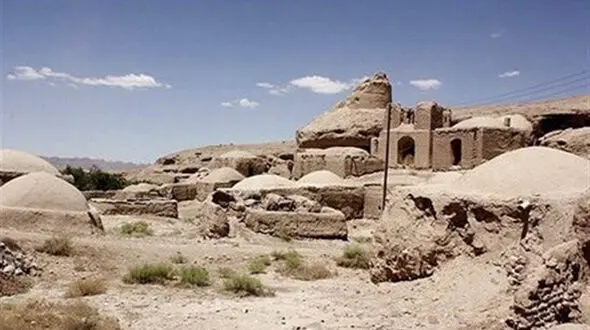 یک برج تاریخی در کرمان بر اثر زلزله فروریخت