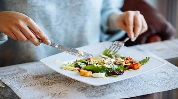 مضرات خوردن غذایی که دوست ندارید!