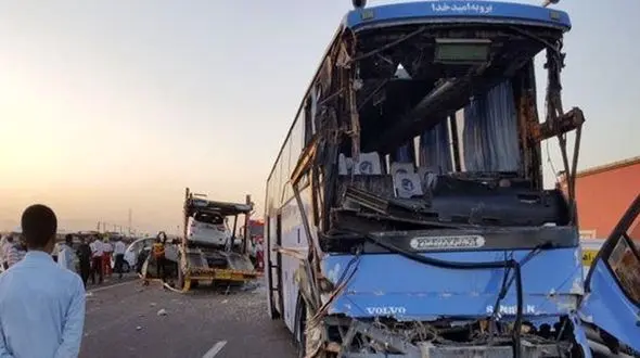 واژگونی خونین اتوبوس در محور ایوانکی - تهران /حمام خون در جاده همدان به تهران+ عکس