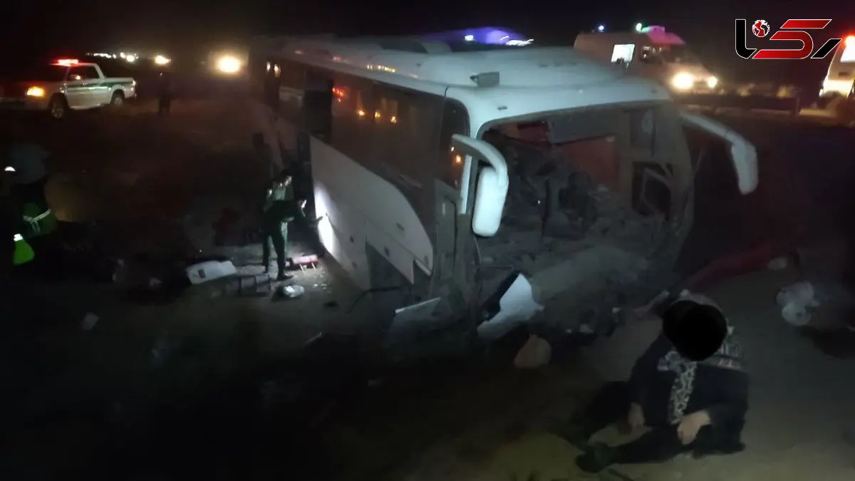 واژگونی اتوبوس در جاده نیشابور به سبزوار/ تاکنون ۲۰نفر دچار حادثه شده‌اند