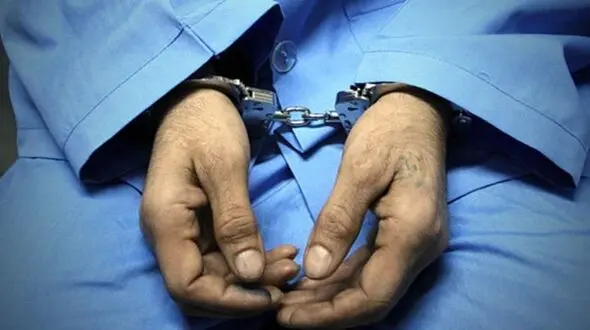دستگیری قاتل فراری در دلگان / این مرد مسلح 14 ماه خانه به دوش بود