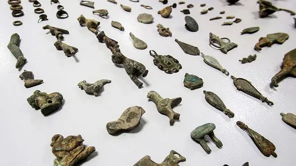 کشف صد قطعه اشیاء عتیقه در راز و جرگلان خراسان شمالی