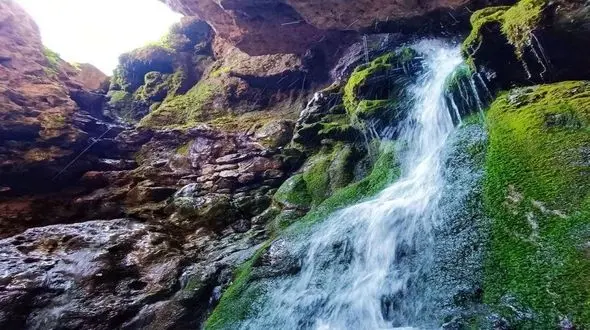 سفر به آبشار ارتکند؛ تجربه‌ ای ناب در قلب کلات نادری