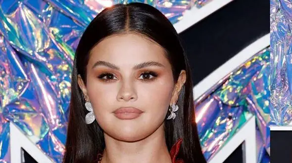 حتی سلنا گومز هم طبق معیارهای زیبایی خوشگل نیست!