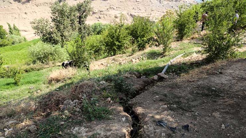 روستایی در معرض رانش زمین و غرق شدن