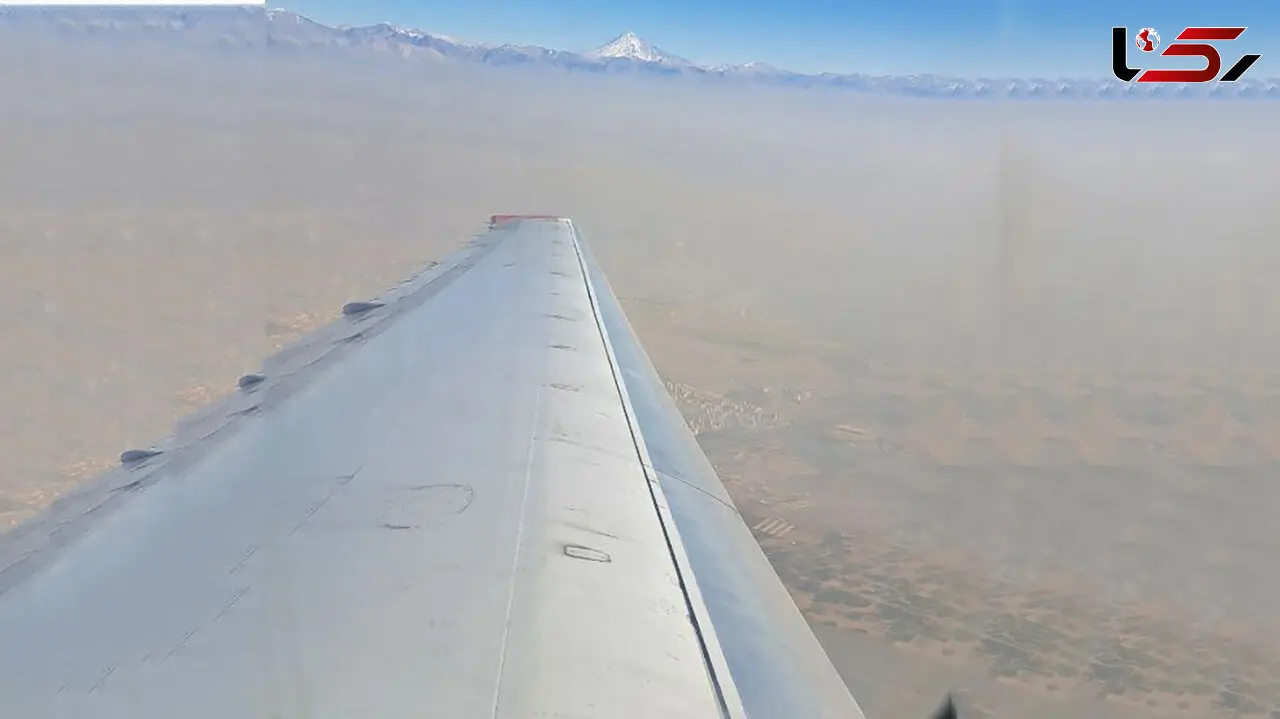 دماوند و سفره ای از آلودگی ؛ نمایی از هوای آلوده تهران از داخل هواپیما+  فیلم 