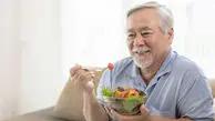 از غذاهای تکراری تا فراموش کردن وعده‌ ها؛ نشانه‌ های غذایی زوال عقل