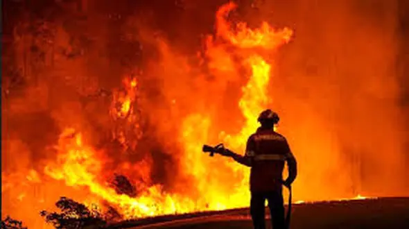 آتش‌سوزی در شرکت نفت بروجرد+فیلم