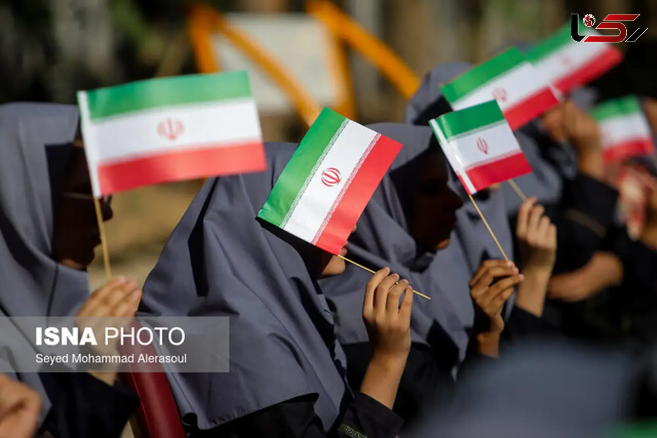 وجودصندوق دانش‌آموزی برای ۳۵ هزار رای‌اولی در شهرستانهای تهران/ دانش‌آموزان،‌ همیاران فرماندار پای صندوق‌های رای


