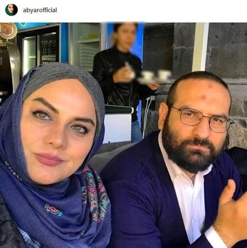 عکس نرگس آبیار در خارج از کشور