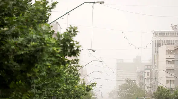 گرد و خاک تا پایان هفته در تهران ماندگار است /  فعالیت سامانه بارشی