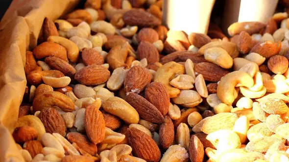 هر عدد پسته هزار و 700 تومان!