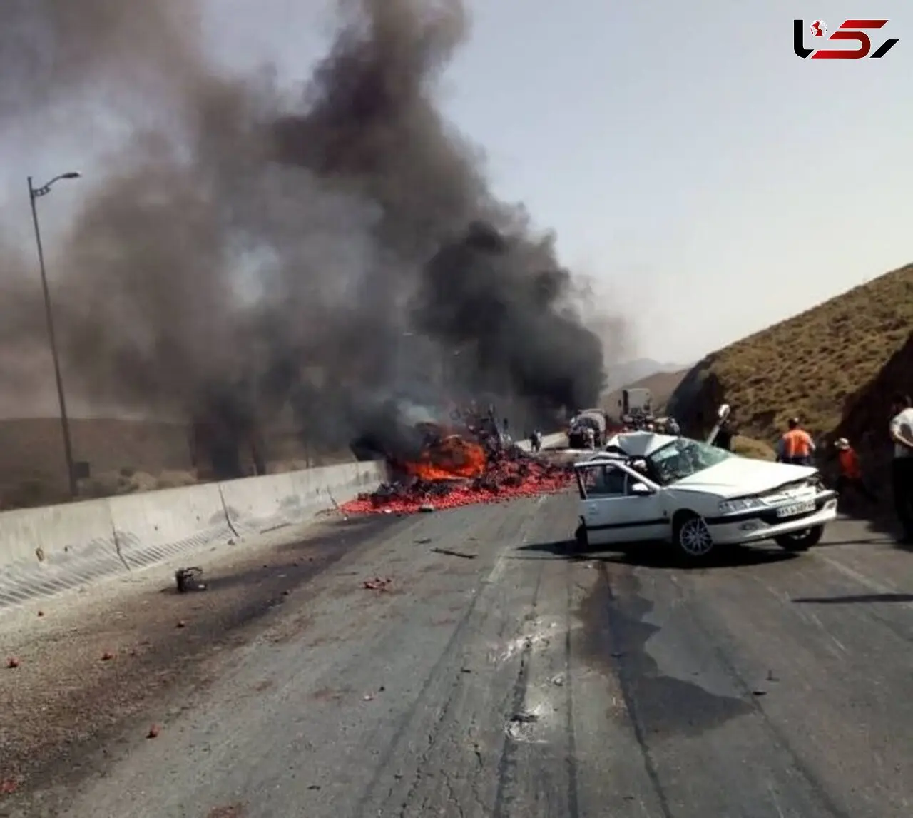 تصویر سوختن مادر و 2 کودک خردسالش در آزاد راه قم - تهران