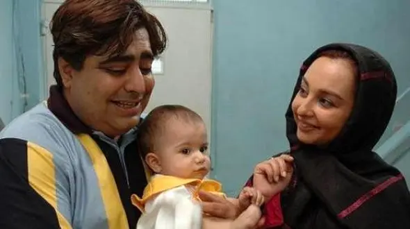 فیلم / رضا شفیعی جم: چون بی پول بودیم  سبزی می فروختم/ پوست پیازا رو پاک می کردم میفروختم!