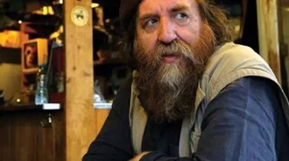 به دلیل تنوع اقلیمی در  ایران لباس ملی نداریم / طبیعت موجب شکل دادن ایران شده و مرزها تعیین کننده نبوده‌اند