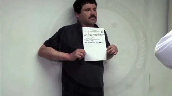 فیلم منتشر نشده عملیات دستگیری ال‌چاپو + فیلم و عکس