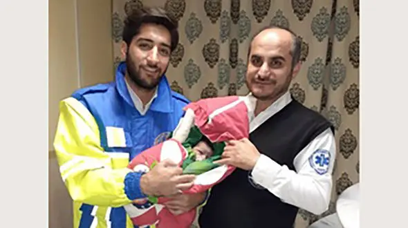 زایمان عجیب زن مشهدی / دختری که در جاده متولد شد