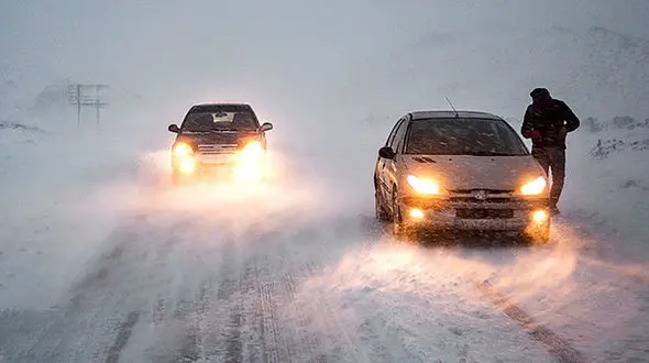 برف و باران در جاده های 12 استان کشور