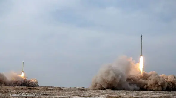 حمله سپاه با موشک های نقطه زن و پهپادهای تهاجمی به مقرهای احزاب تروریستی در اقلیم شمال عراق + فیلم