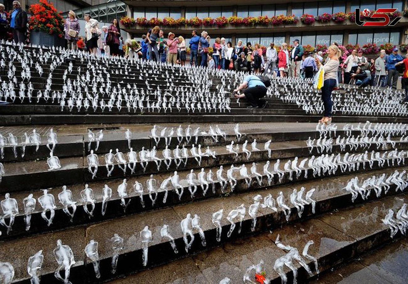 نمایش هزاران مجسمه یخی به‌خاطر قربانیان جنگ جهانی اول