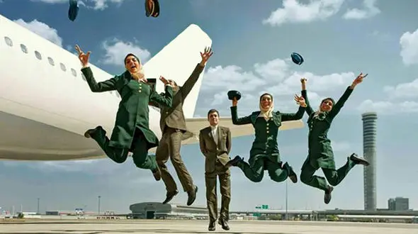 شغلی دیوانه‌کننده اما پرطرفدار/گزارشی از مشکلات شغل مهمانداری هواپیما