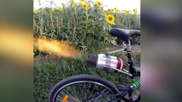 این دوچرخه مثل جت حرکت می کند+ فیلم