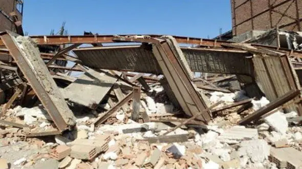 ریزش ساختمان در میدان وزیری کرمانشاه/ مرد 45 ساله زیر آوار جان داد! 