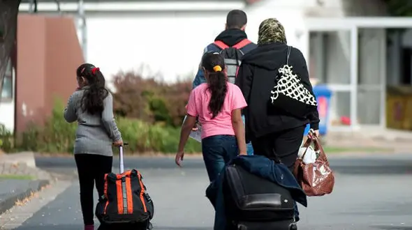 اگر قرار بود دکترها، مسافرکش شوند چرا از اول رویشان سرمایه گذاری کردند؟ /وزیر نفتی که خام فروشی کند، کاربلد نیست