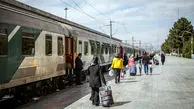 سرگردانی مسافران تهران-بندرعباس و چند قطار دیگر در گل گهر / شرکت راه‌ آهن کجاست؟ + فیلم