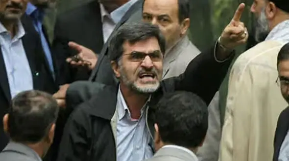  کوچک زاده : راضی نیستم یک قران از مالیات من خرج لس آنجلسی های [ ...] شود / می‌خواهند مملکت را بفروشند و نوکری آمریکا را تصویب کنند 