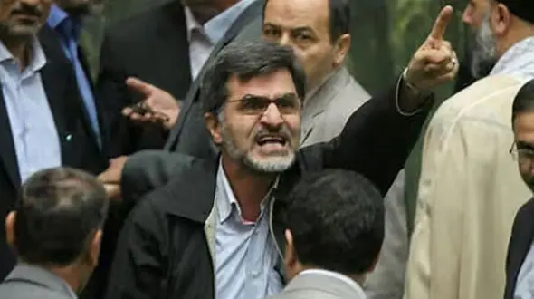  کوچک زاده : راضی نیستم یک قران از مالیات من خرج لس آنجلسی های [ ...] شود / می‌خواهند مملکت را بفروشند و نوکری آمریکا را تصویب کنند 