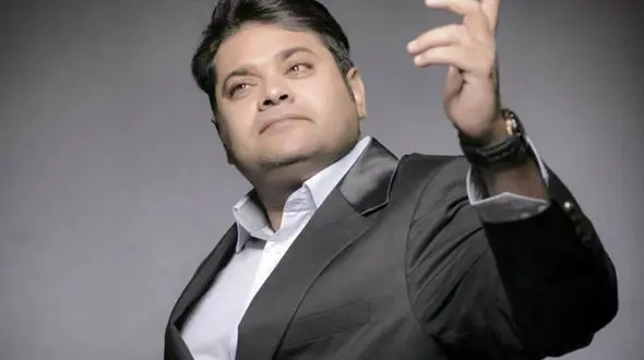 خواننده معروف برای ادامه معالجات اش به آلمان می رود