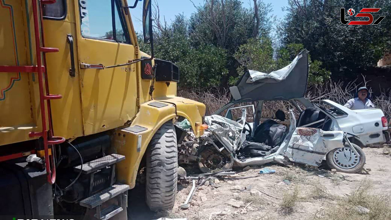تصادف هولناک کامیون در  جاجرم / 3 تن در پراید مچاله شده کشته شدند