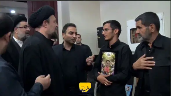 دیدار یادگار امام با خانواده‌های شهدای پاکدشت در شب عاشورای حسینی
