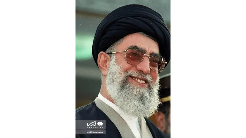  عکس‌های دیده‌نشده از حضرت آیت الله خامنه ای رهبر شهید انقلاب 