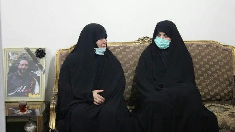 حضور جمعی از نمایندگان مجلس در منزل شهید امر به معروف محمدی 