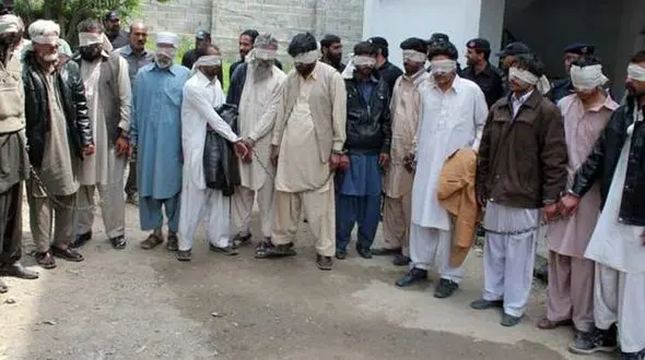 دختر 13 ساله را در پاکستان زنده زنده در آتش سوزاندند + فیلم