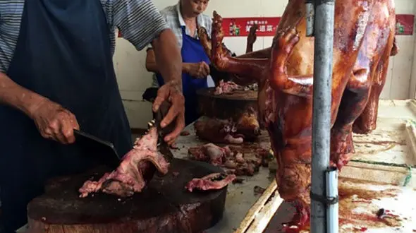 10000 سگ قصابی شدند / جشنواره سگ خوری + این گزارش حاوی تصاویر آزاردهنده است