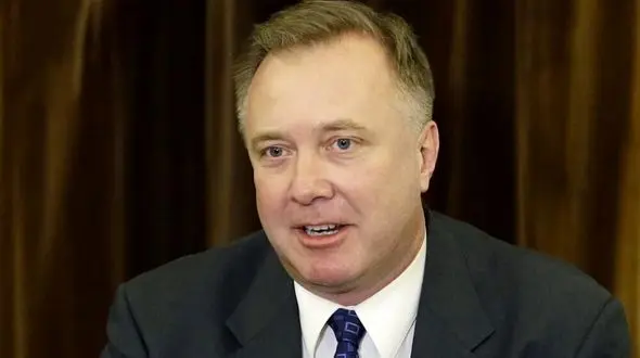 سناتورآمریکایی مخالف واکسن بر اثر کرونا درگذشت