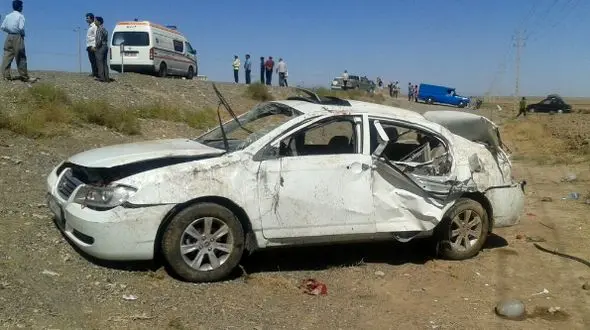 تصادف غم‌انگیز خودرو با حیوان/ جان مادر و کودک یک ساله‌اش گرفته شد