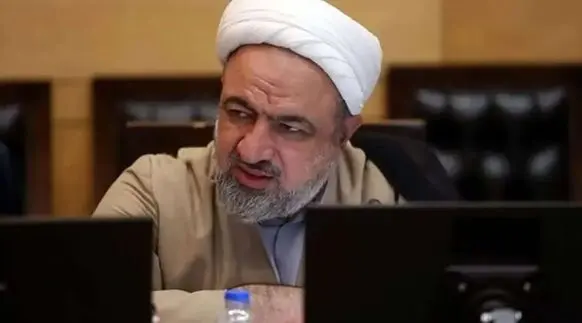 رسایی: یک خانم سگ‌باز توییت زدند که لیاخوف فقط یک اسم در تاریخ ایران نیست / دادستان محترم چرا برخورد نمی‌کنید؟
