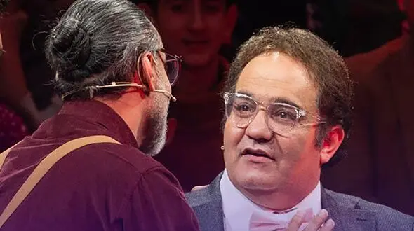 فیلم آوازخوانی پرعشوه میرطاهر مظلومی برای محسن شریفیان! / می خوام واست بمیرم!