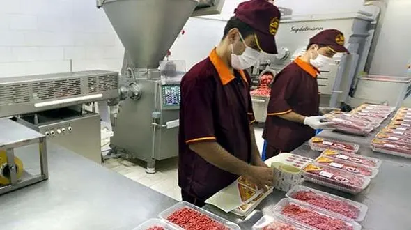 گوشت قرمز در گرانی رکورد زد / آب، برق و گاز 18 درصد گران شد +جدول 