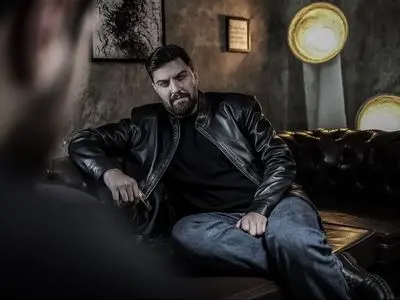 فیلم/ کامیار سریال شغال: اگر پدرم حسن فتحی نبود آدم موفق تری بودم!